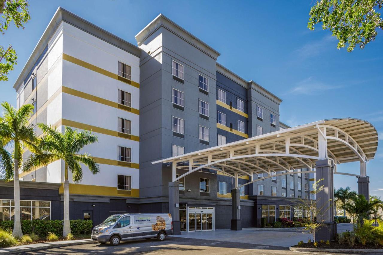 Doubletree By Hilton Sarasota Bradenton Airport Hotell Exteriör bild