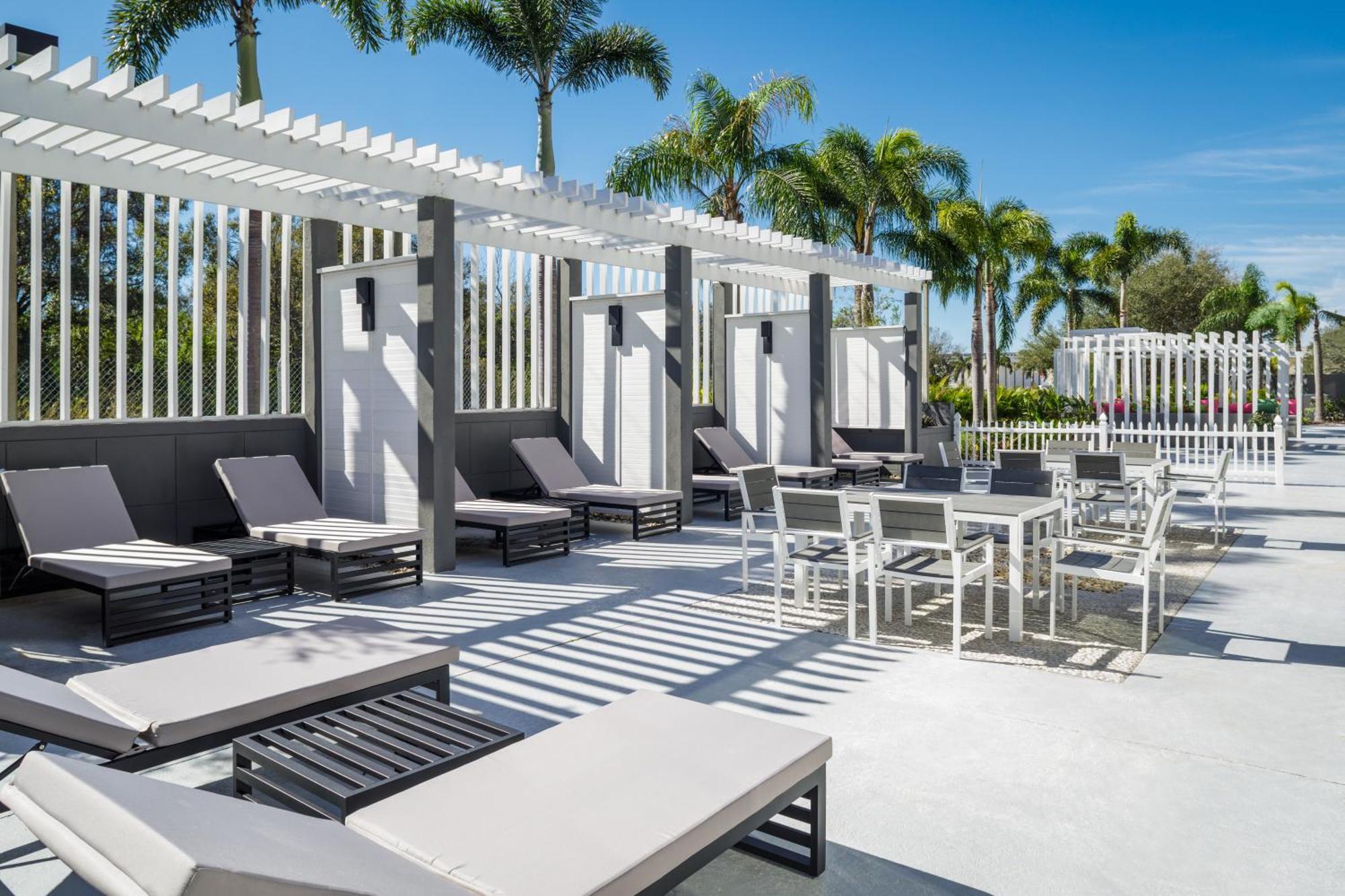 Doubletree By Hilton Sarasota Bradenton Airport Hotell Exteriör bild