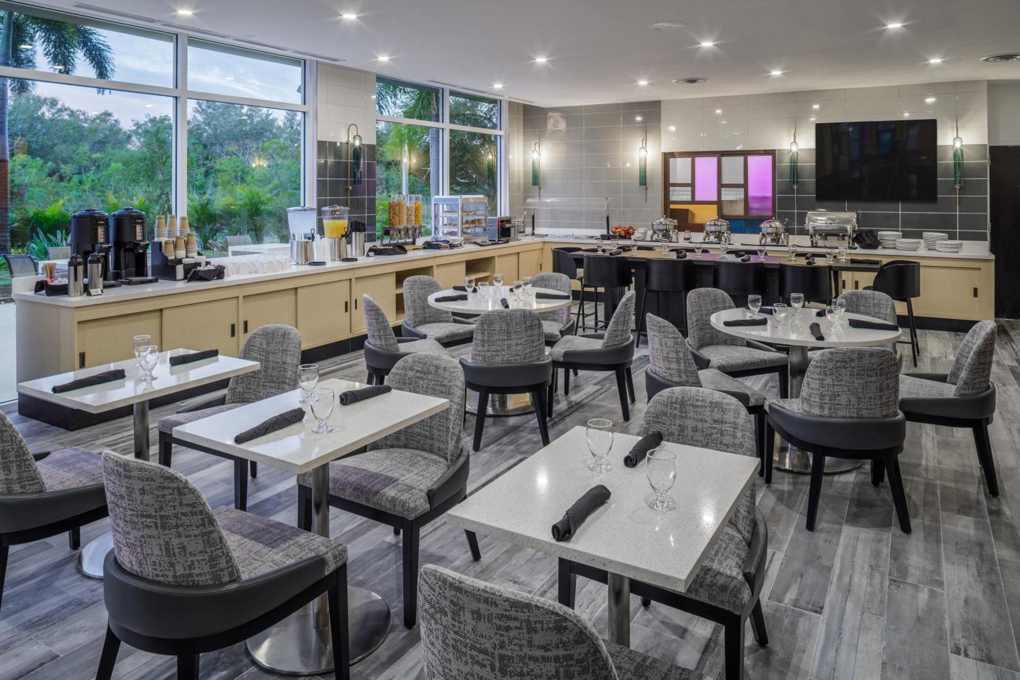 Doubletree By Hilton Sarasota Bradenton Airport Hotell Exteriör bild