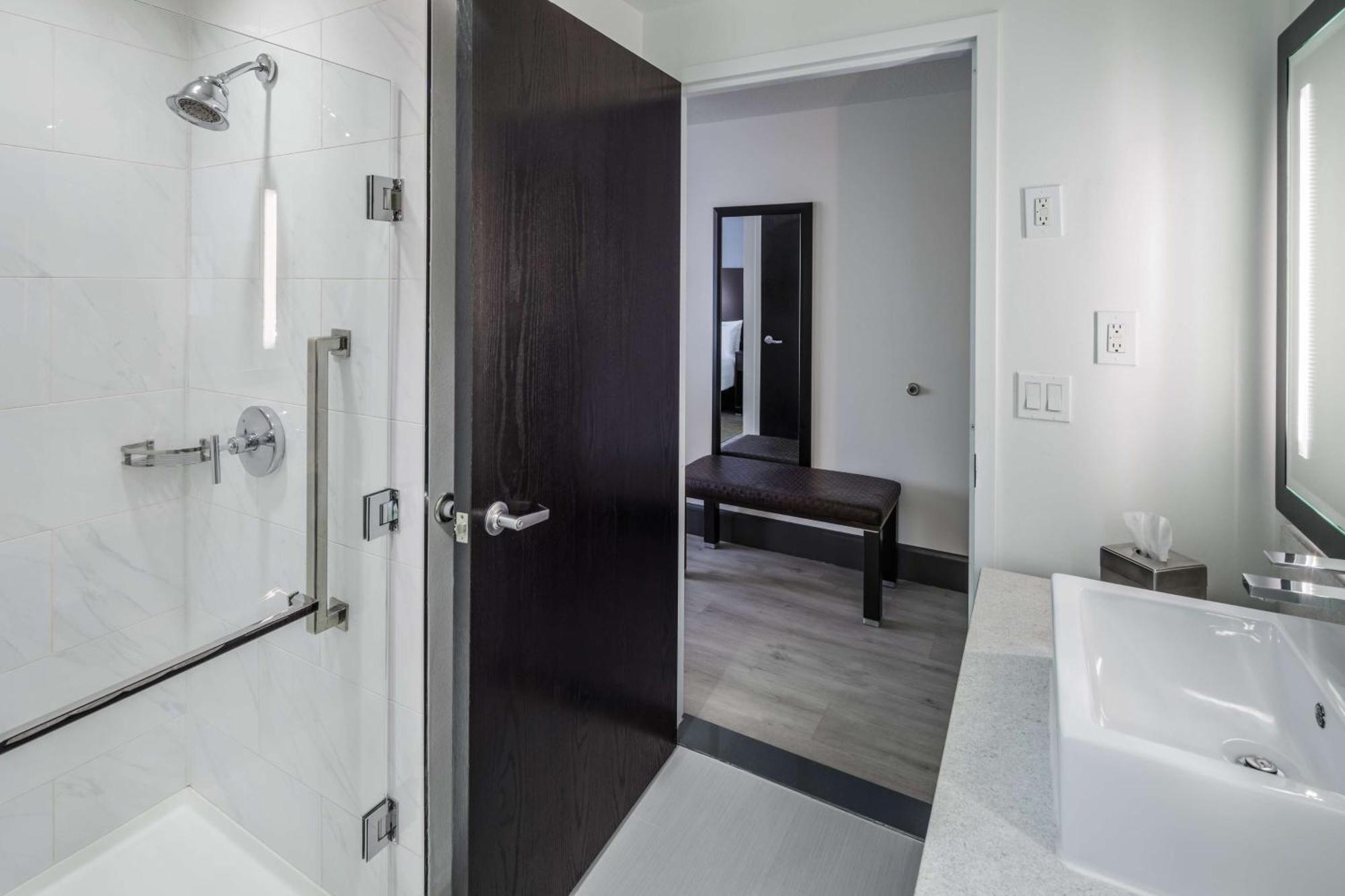 Doubletree By Hilton Sarasota Bradenton Airport Hotell Exteriör bild